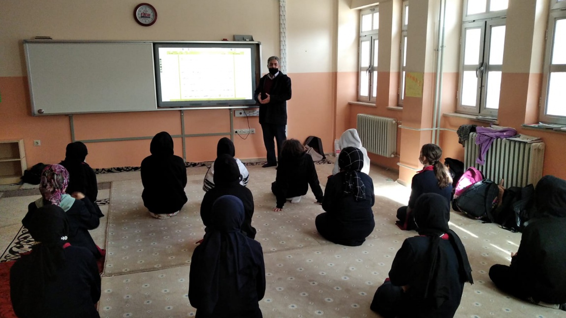 Kur'an-ı Kerim'in Ana Konuları ve Muhtevası Semineri